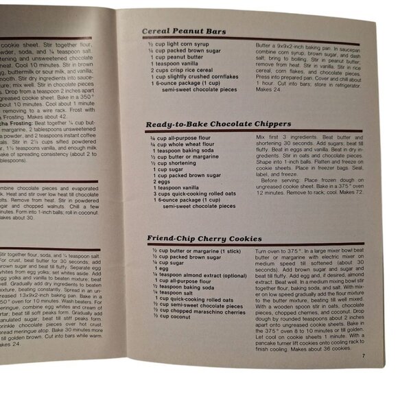 Nestle Better Homes Garden Booklet Chocolate Recipes Desserts 1983 Sweet Vintage - Picture 5 of 9